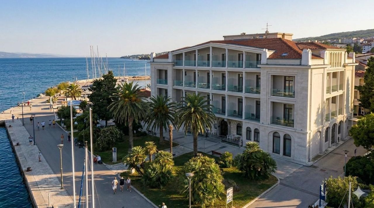Отель, гостиница в Риеке, Хорватия, 9 300 м² - фото 1