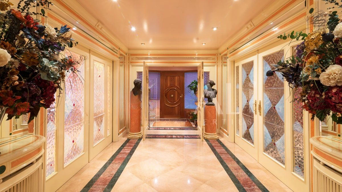 Квартира в Эскальдесе, Андорра, 1 000 м² - фото 1