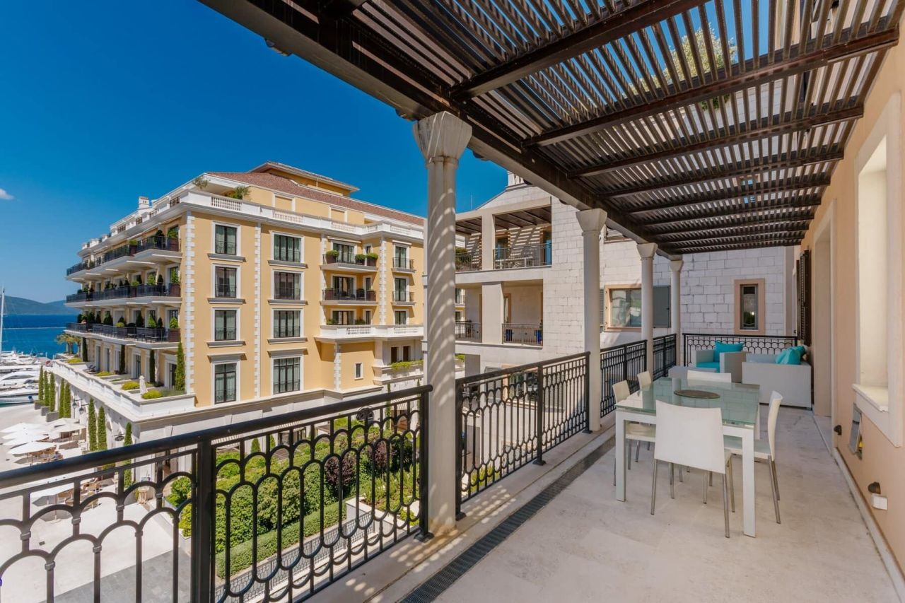 Апартаменты в Тивате, Черногория, 240 м² - фото 3