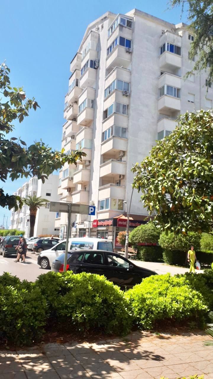 Квартира в Баре, Черногория, 33 м² - фото 1