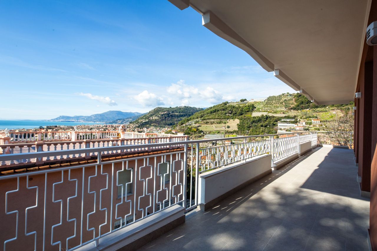 Пентхаус в Бордигере, Италия, 110 м² - фото 2