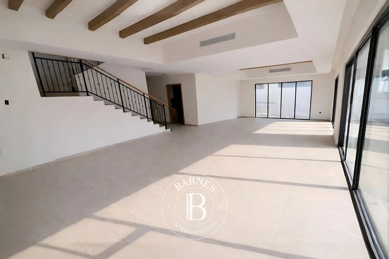 Вилла в Дубае, ОАЭ, 379.7 м² - фото 3