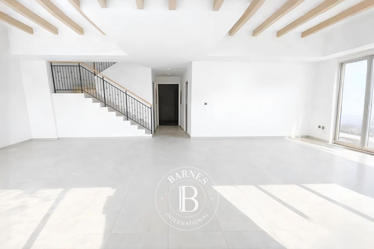 Вилла в Дубае, ОАЭ, 379.7 м² - фото 4