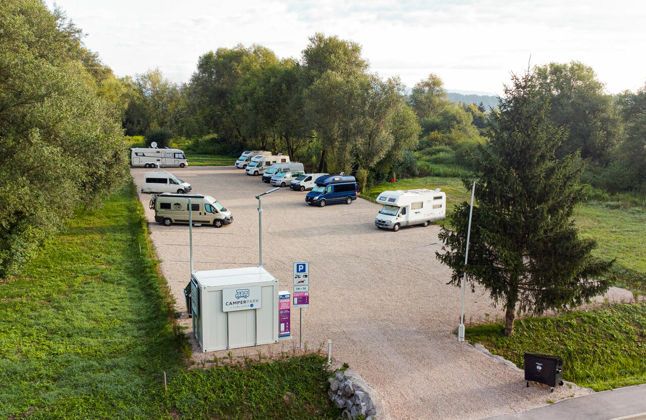 Земля в Любляне, Словения, 4 936 м² - фото 2