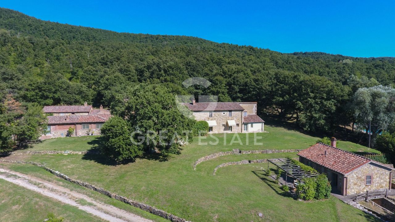 Дом San Casciano dei Bagni, Италия, 760.98 м² - фото 2
