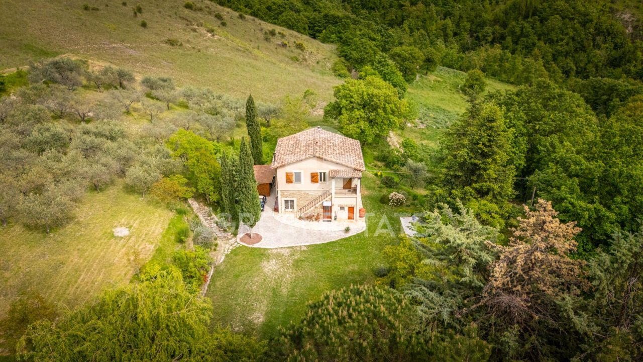 Дом в Ассизи, Италия, 165 м² - фото 5