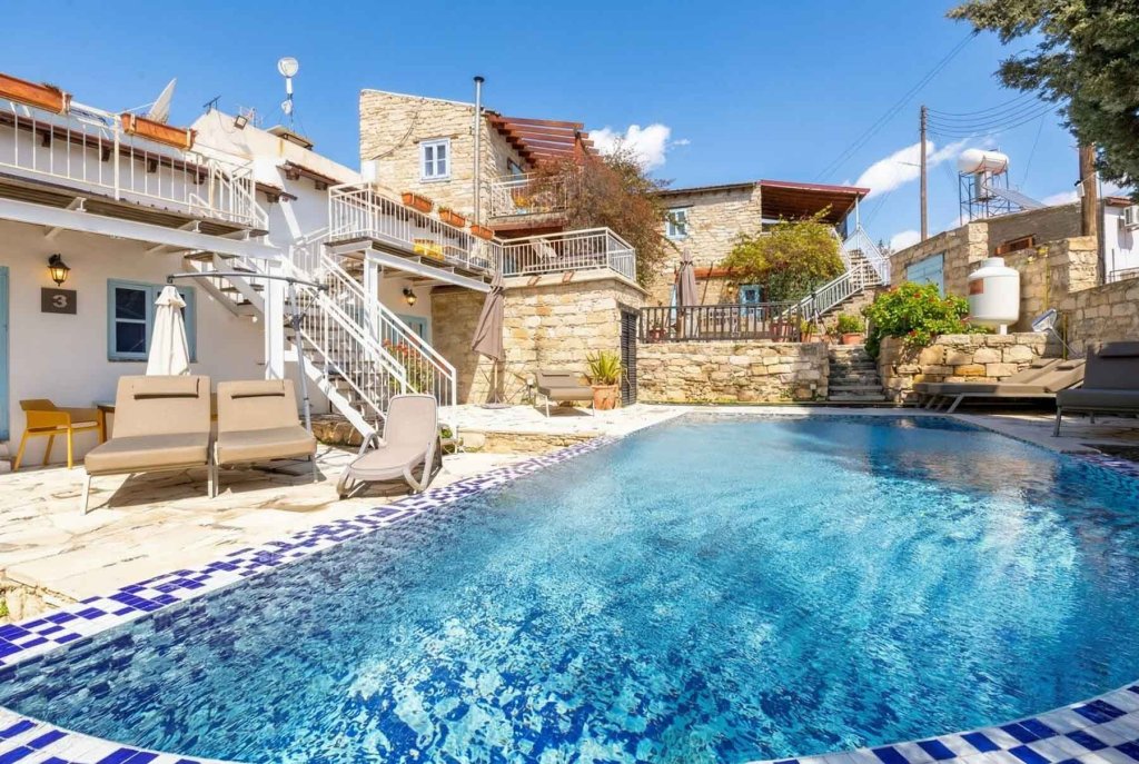 Офис в Ларнаке, Кипр, 830 м² - фото 1