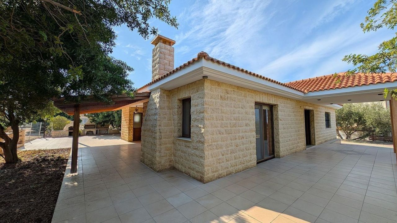 Коммерческая недвижимость в Пафосе, Кипр, 250 м² - фото 2