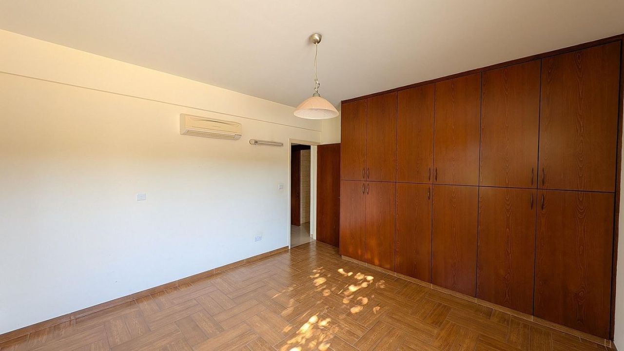 Коммерческая недвижимость в Пафосе, Кипр, 250 м² - фото 11