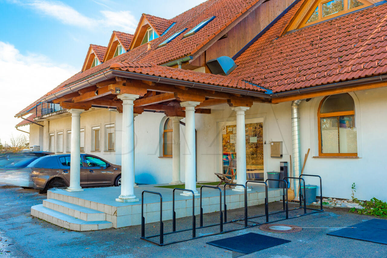 Офис в Любляне, Словения, 1 041 м² - фото 2