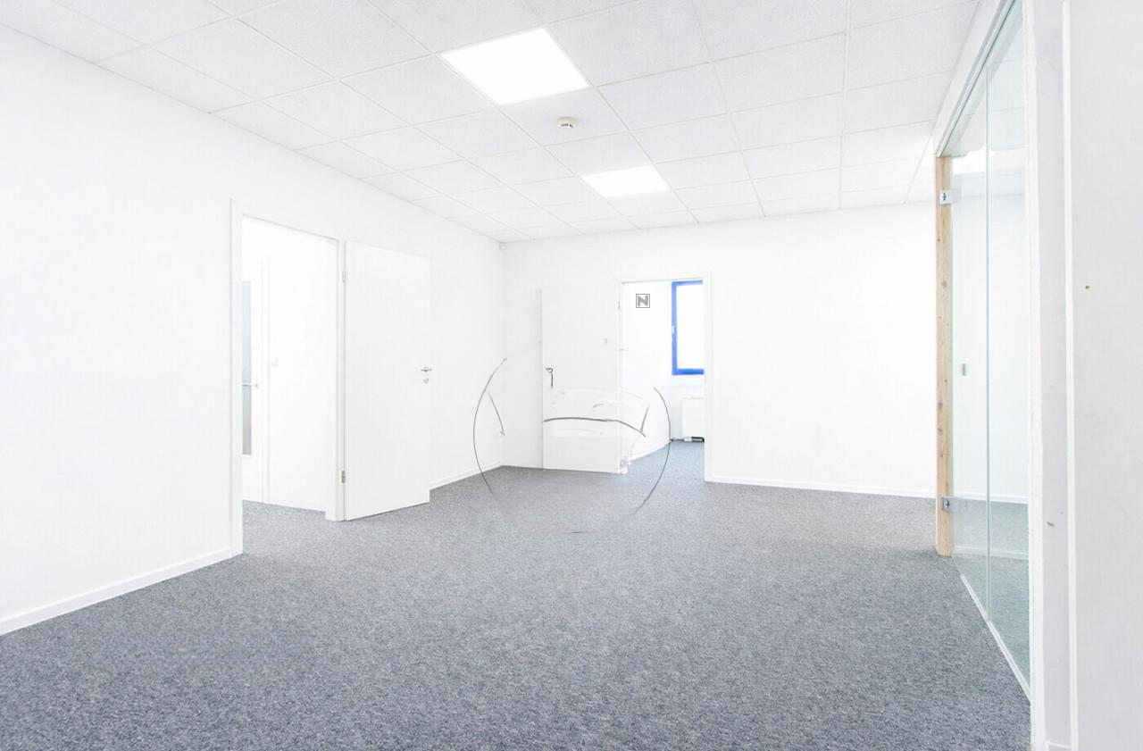 Офис в Любляне, Словения, 2 000 м² - фото 3