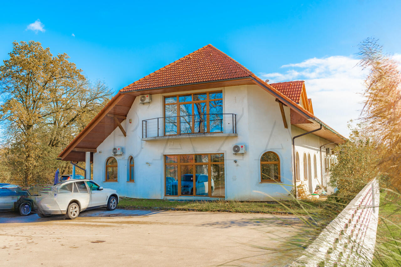 Офис в Любляне, Словения, 1 041 м² - фото 5