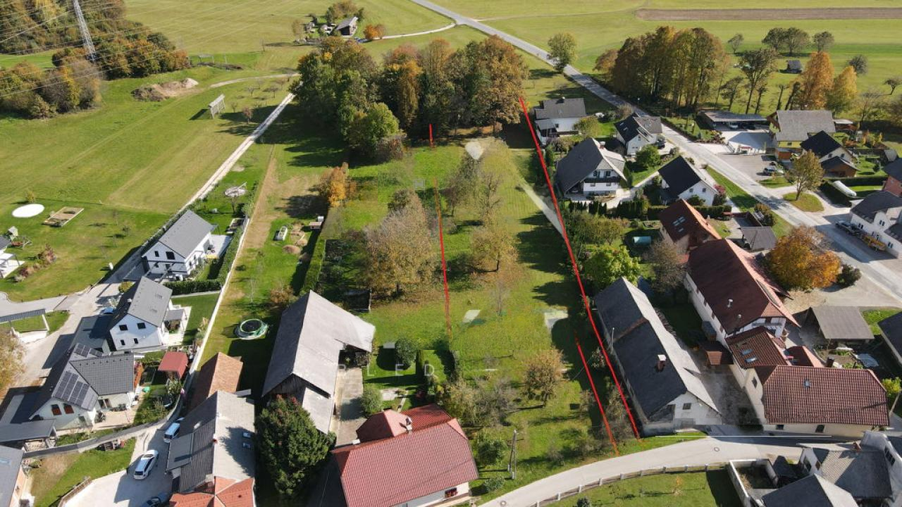 Земля в Радовлице, Словения, 2 709 м² - фото 6