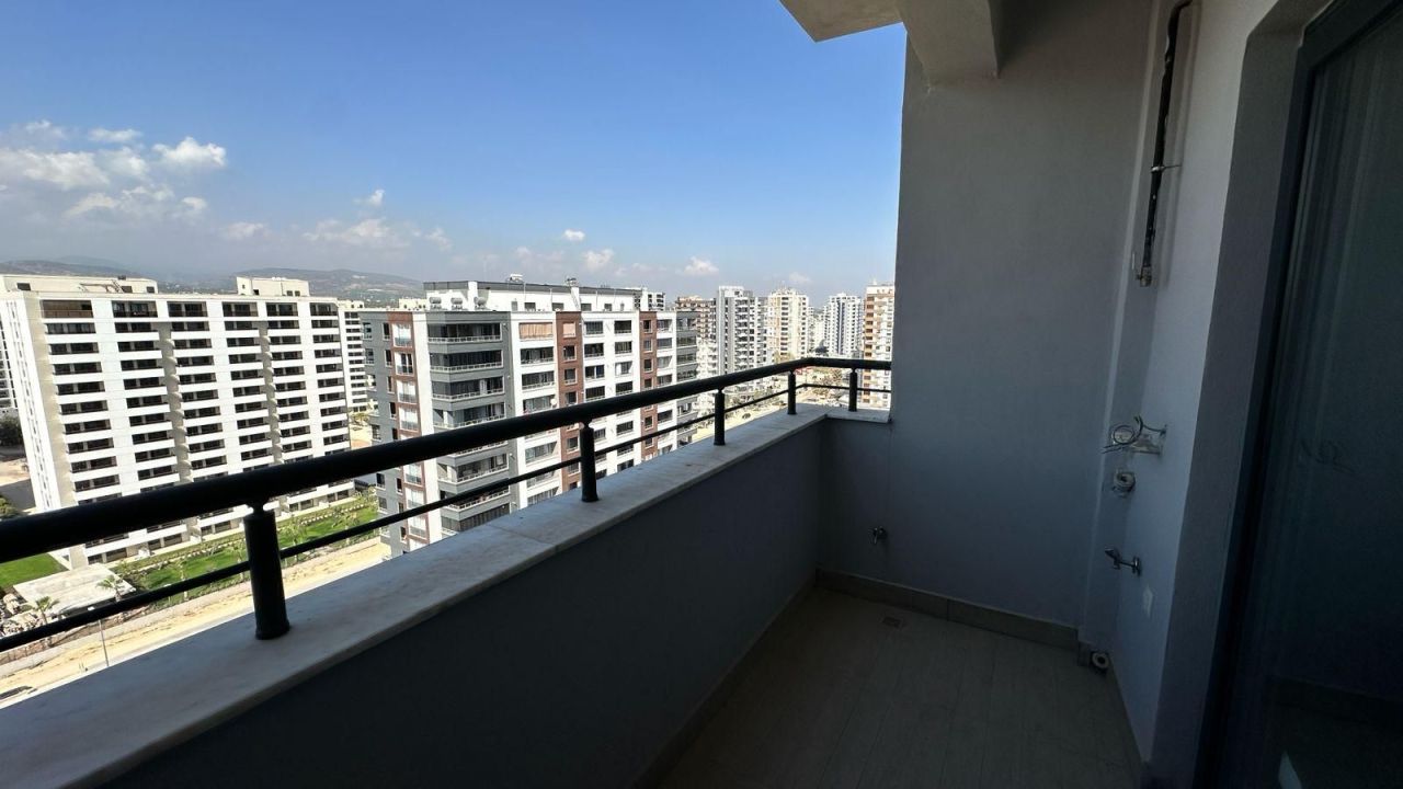 Квартира в Мерсине, Турция, 55 м² - фото 1