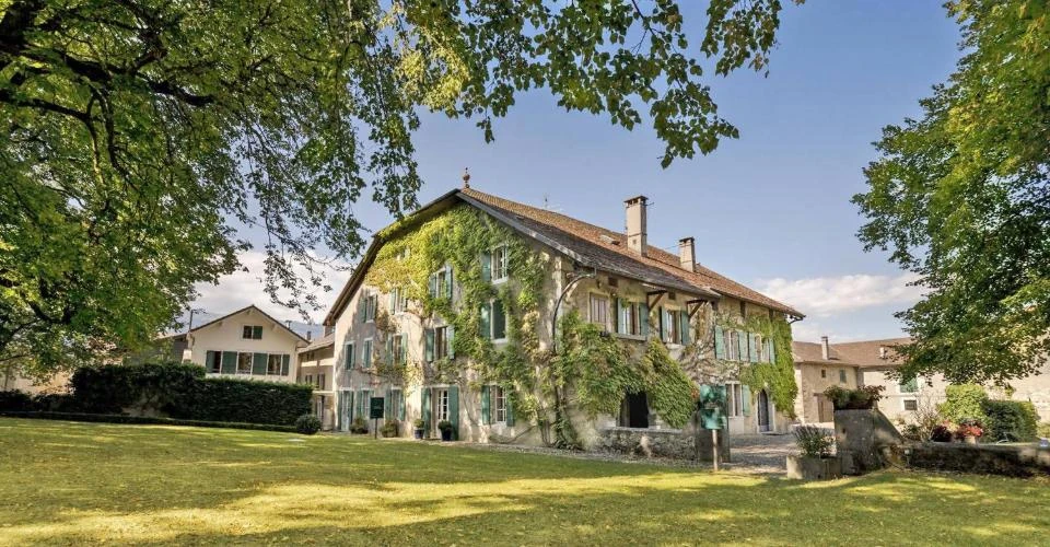 Квартира в Женеве, Швейцария, 1 000 м² - фото 1