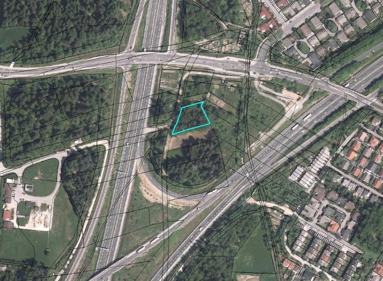 Земля в Любляне, Словения, 2 088 м² - фото 1
