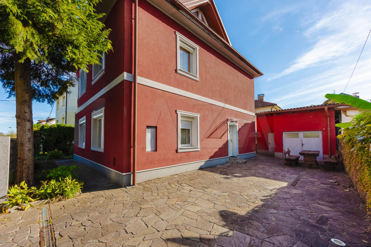 Дом в Любляне, Словения, 240 м² - фото 1