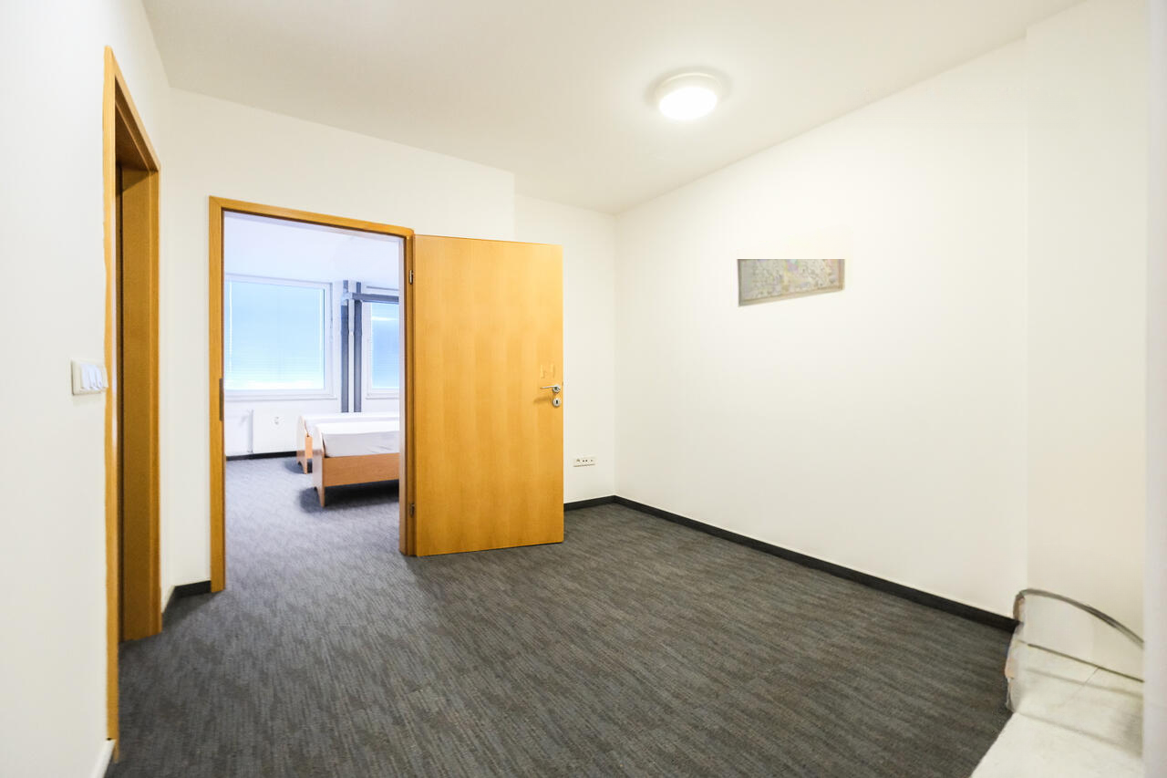 Офис в Любляне, Словения, 445 м² - фото 9