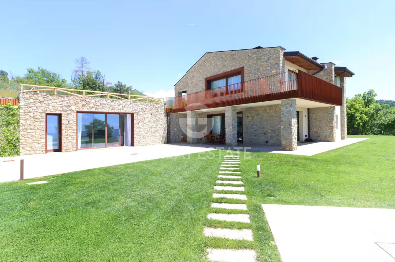 Дом в Реджелло, Италия, 225 м² - фото 4