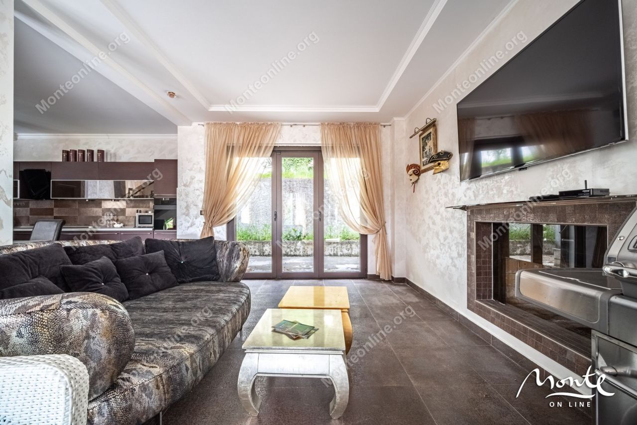 Вилла в Херцег-Нови, Черногория, 188 м² - фото 2