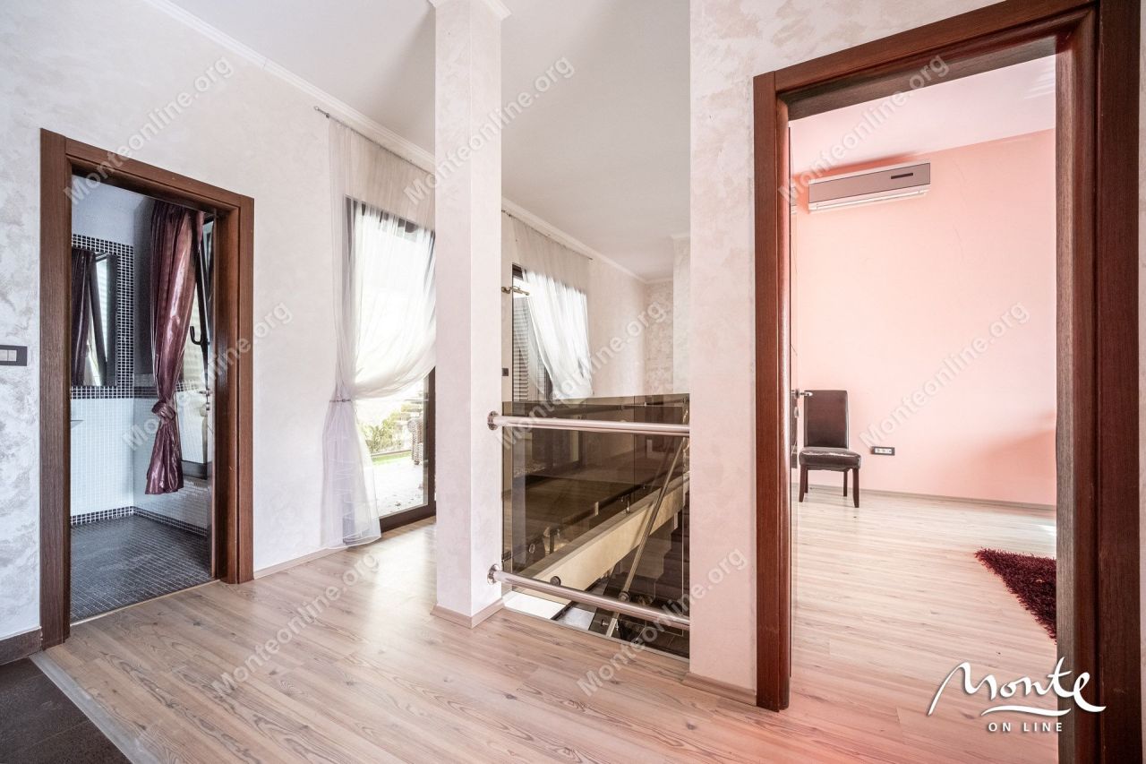 Вилла в Херцег-Нови, Черногория, 188 м² - фото 16