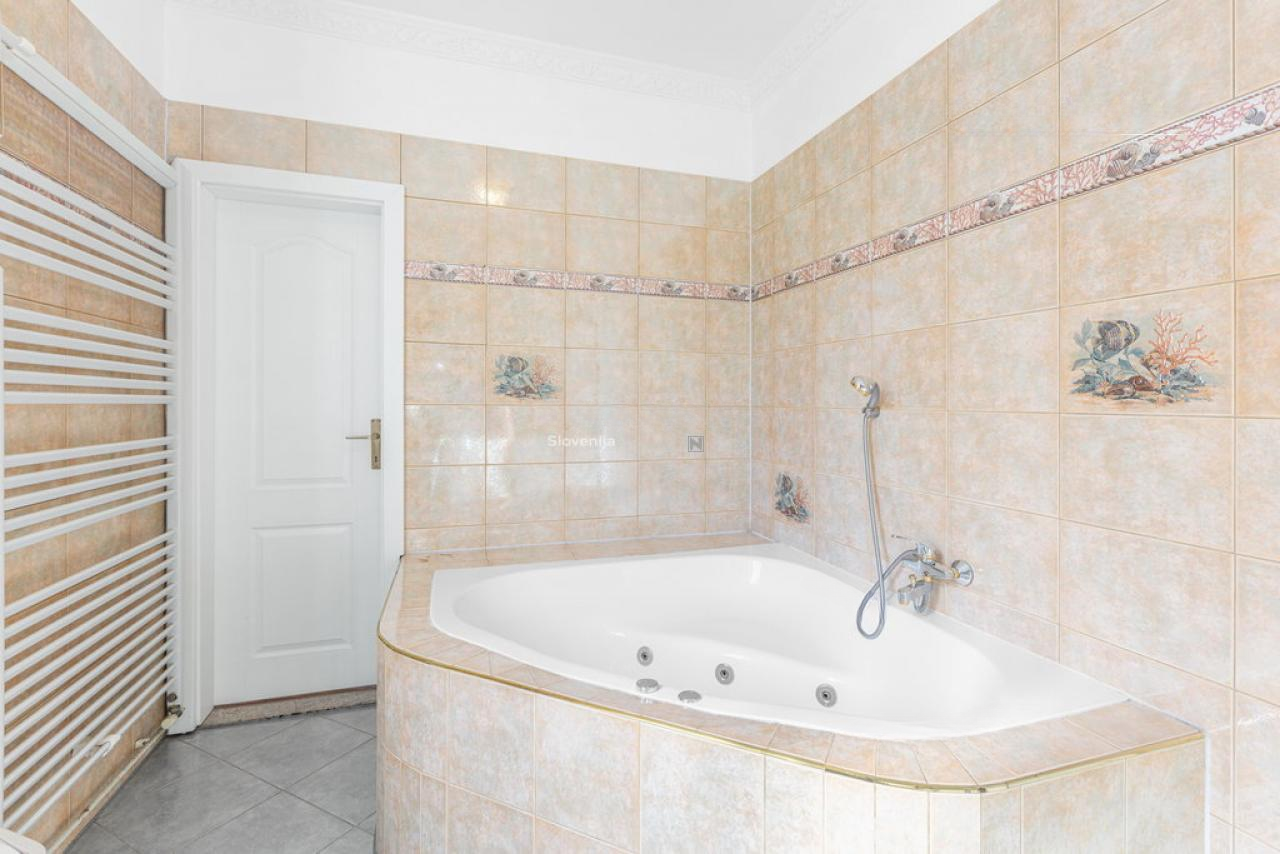 Дом в Копере, Словения, 528 м² - фото 10