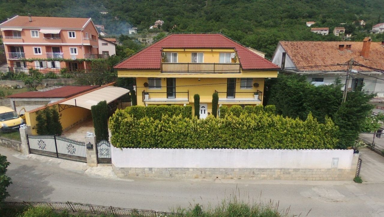 Вилла в Ластве, Черногория, 340 м² - фото 2