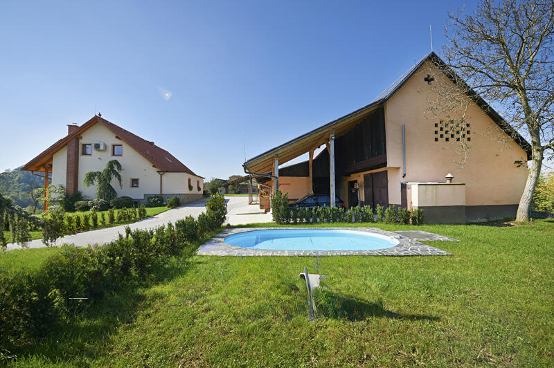 Ферма в Словенске-Конице, Словения, 14 569 м² - фото 1