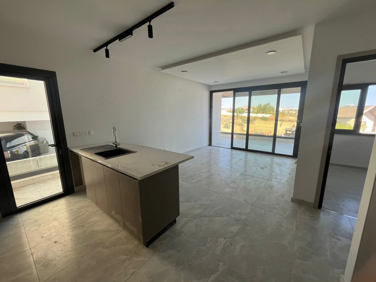 Квартира в Айос-Атанасиосе, Кипр, 76 м² - фото 1