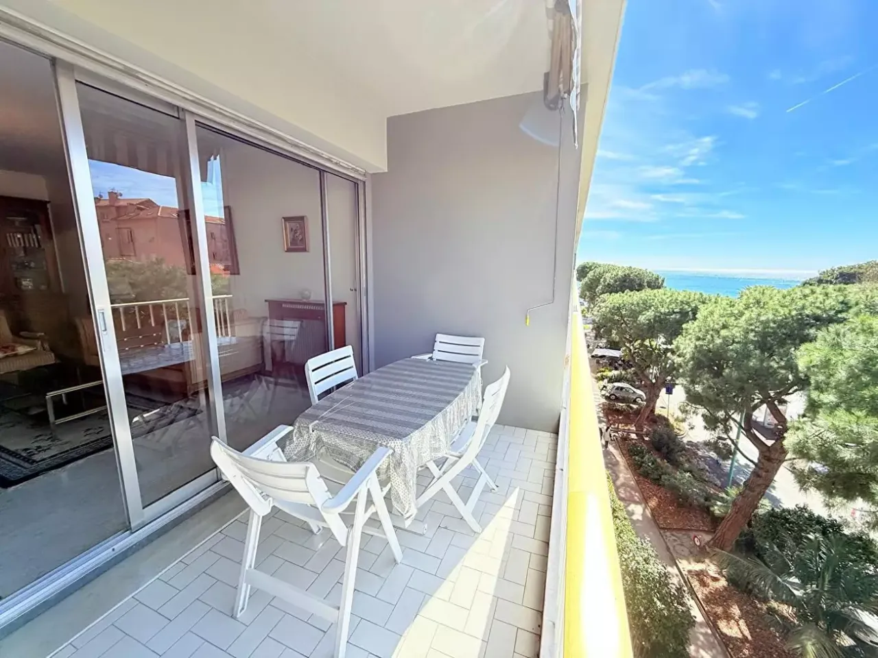 Апартаменты в Ментоне, Франция, 84 м² - фото 1