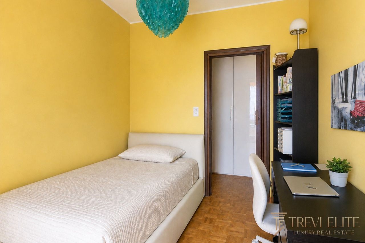 Квартира в Кампионе-д'Италия, Италия, 90 м² - фото 13