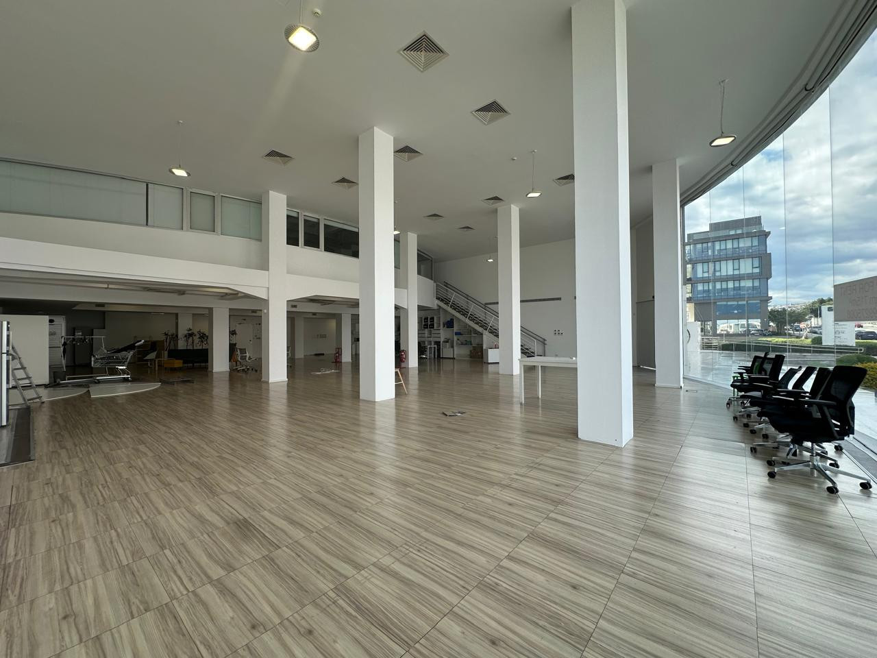 Магазин в Айос-Атанасиосе, Кипр, 715 м² - фото 1