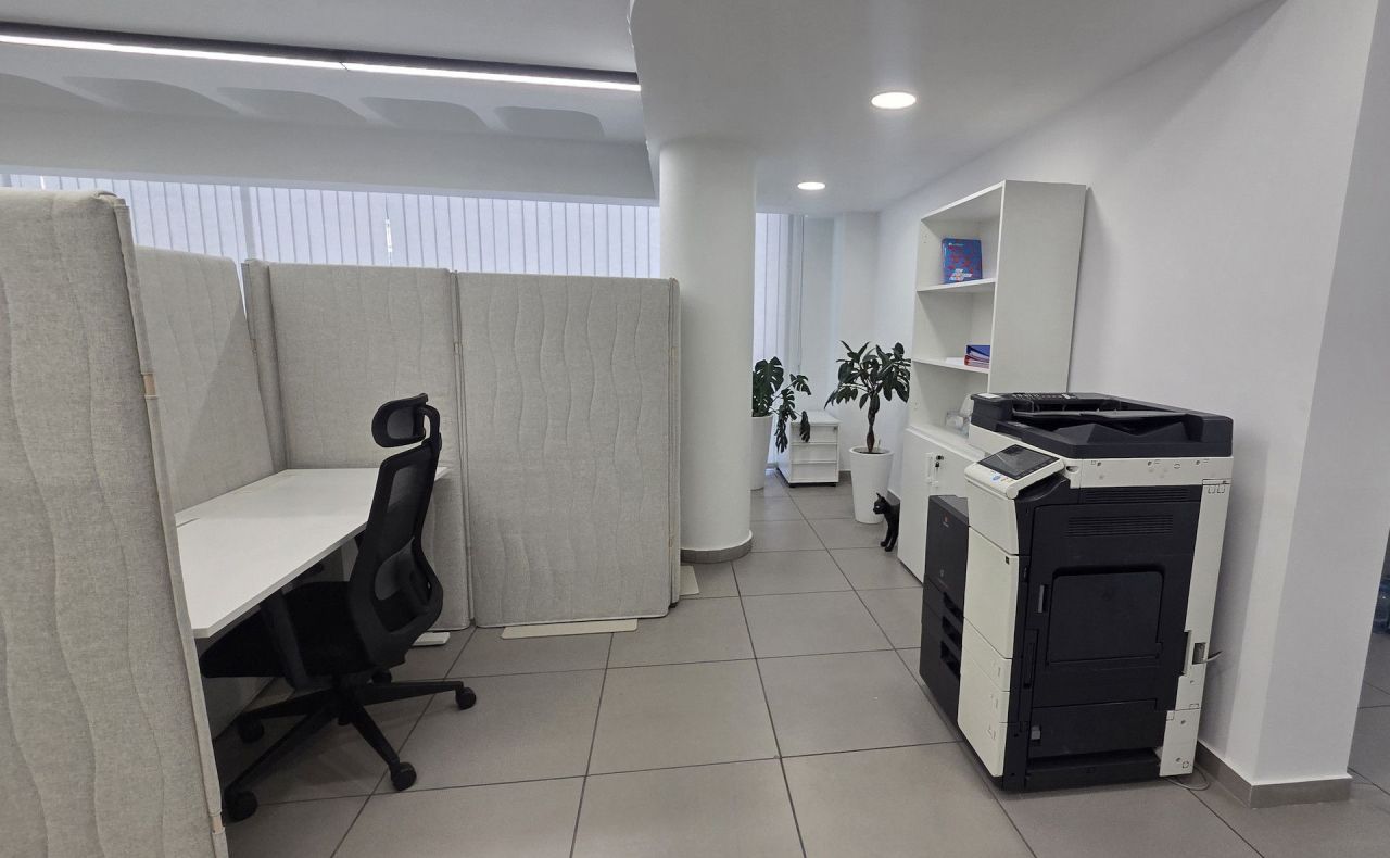 Офис Agios Nicolaos, Кипр, 824 м² - фото 1