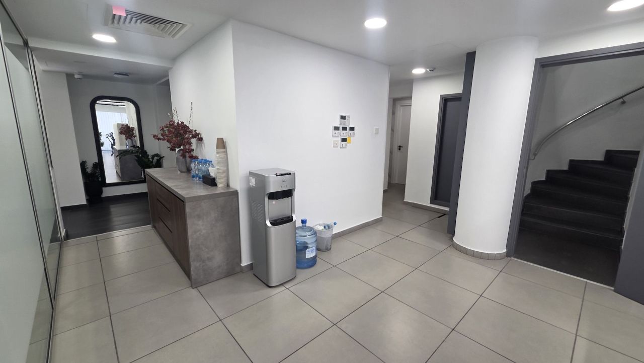 Офис Agios Nicolaos, Кипр, 824 м² - фото 4
