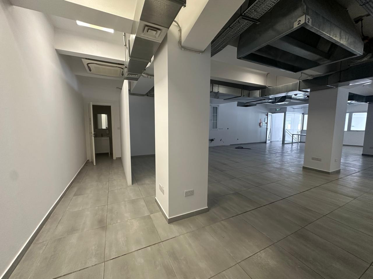 Магазин в Айос-Атанасиосе, Кипр, 715 м² - фото 9
