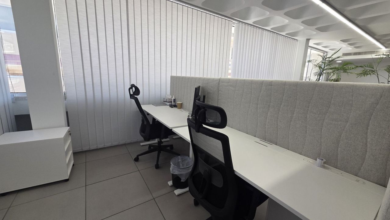 Офис Agios Nicolaos, Кипр, 824 м² - фото 16