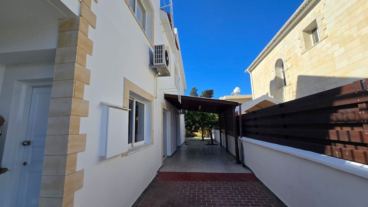 Дом Agios Athanasios - Tourist Area, Кипр, 100 м² - фото 2