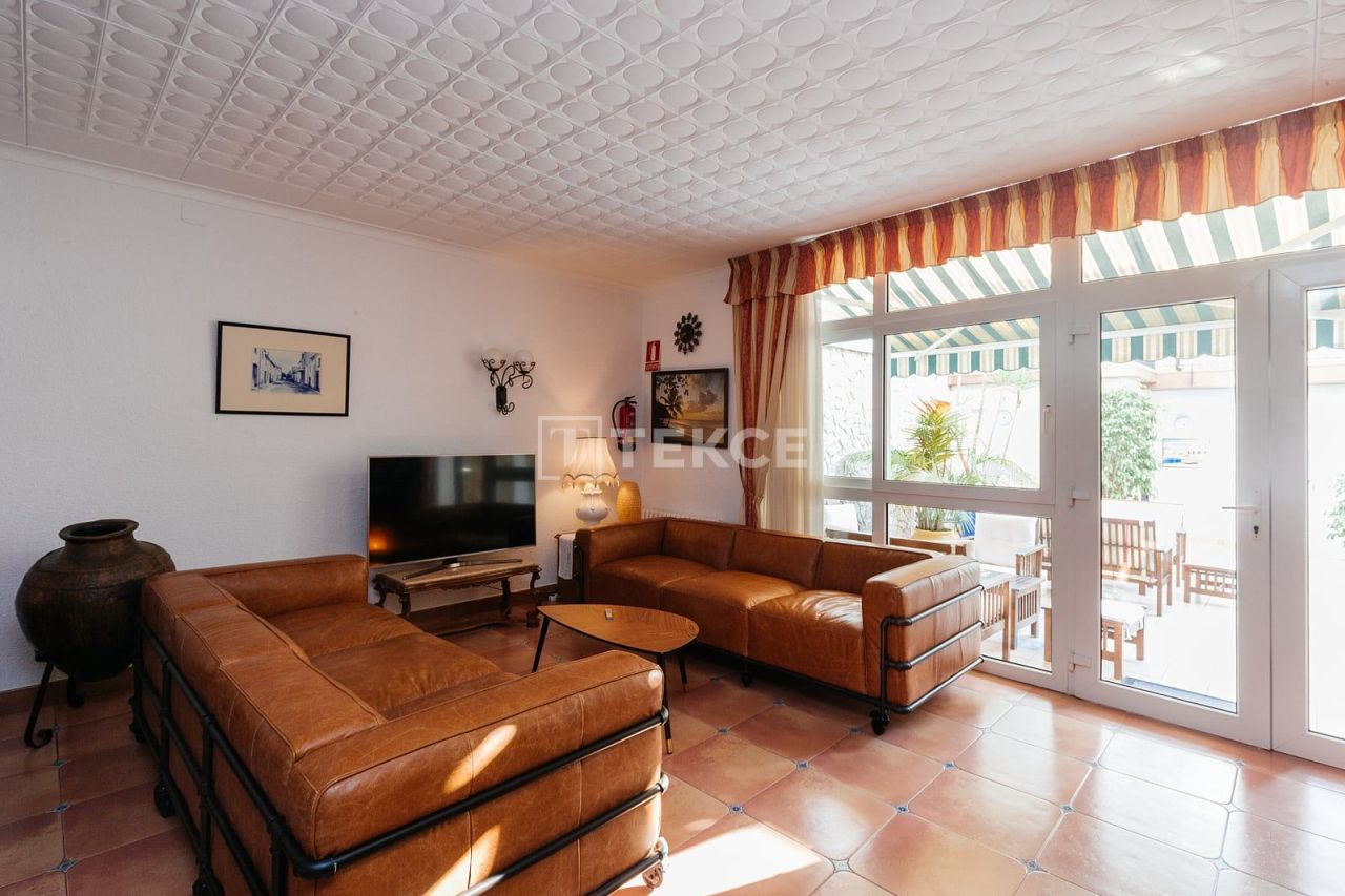 Отель, гостиница в Мальграт-де-Мар, Испания, 1 100 м² - фото 7