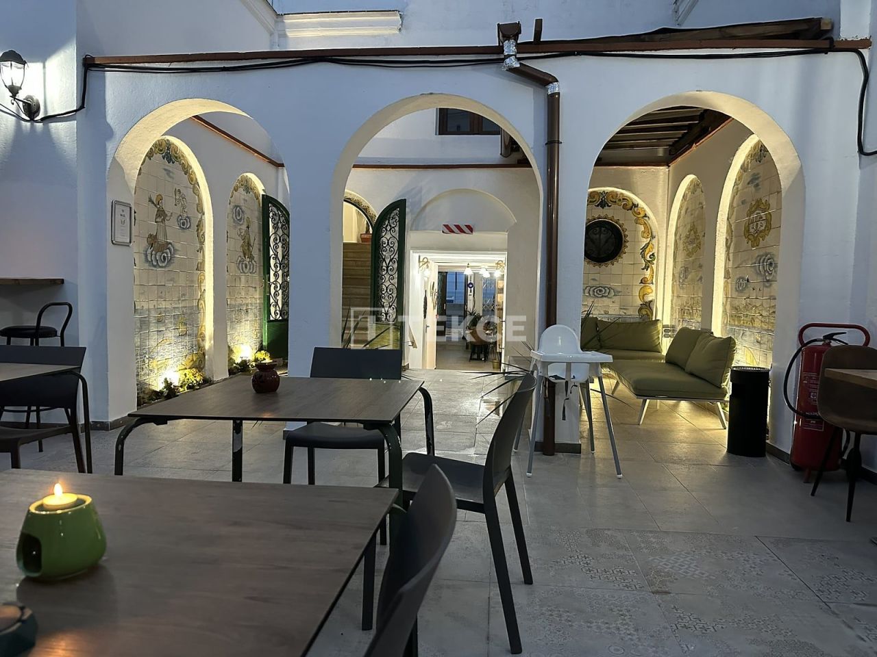Отель, гостиница в Эль-Масноу, Испания, 676 м² - фото 10