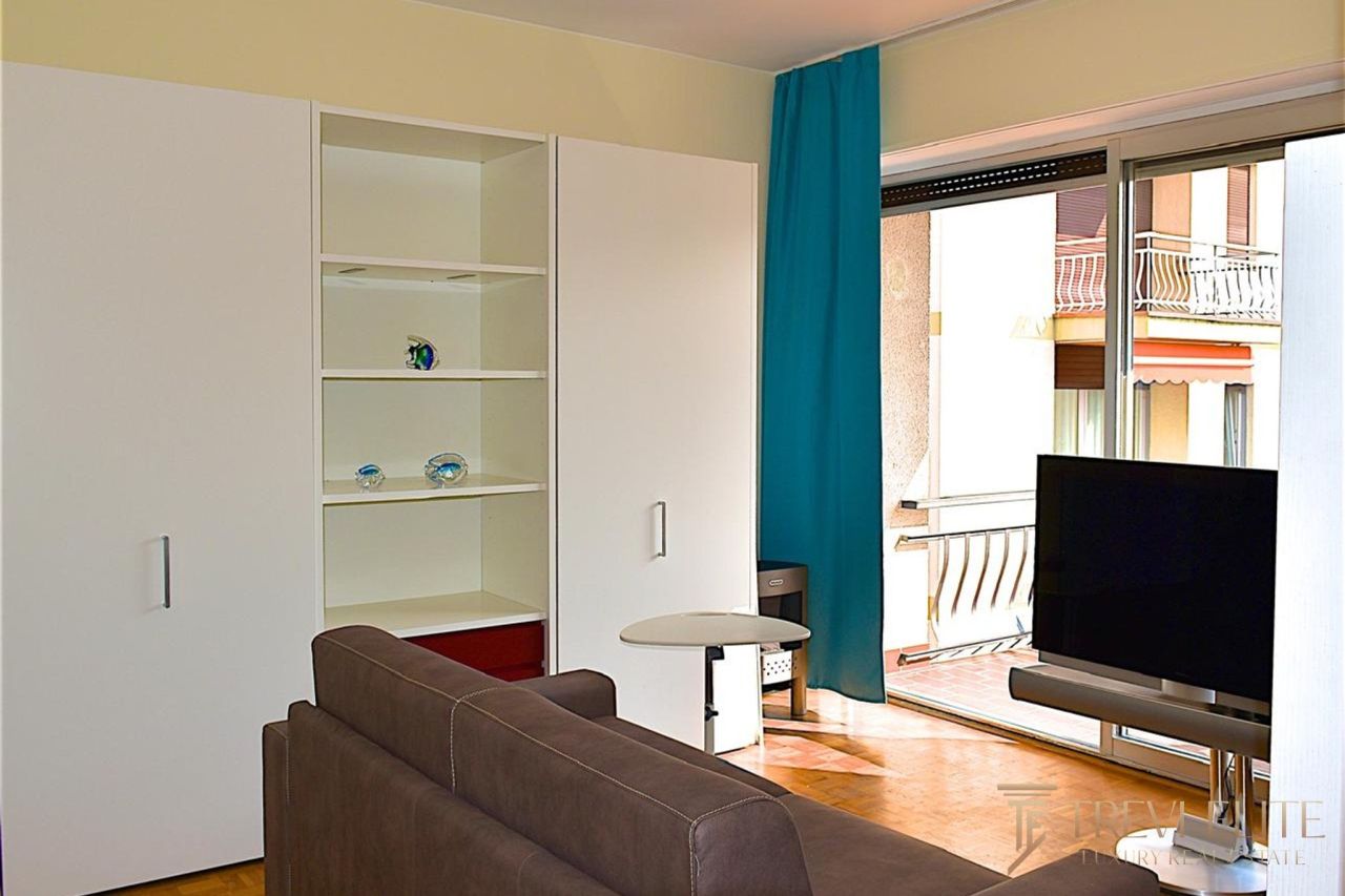 Квартира в Кампионе-д'Италия, Италия, 42 м² - фото 3