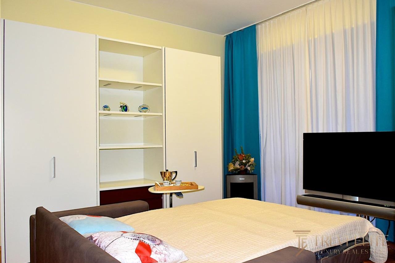 Квартира в Кампионе-д'Италия, Италия, 42 м² - фото 5