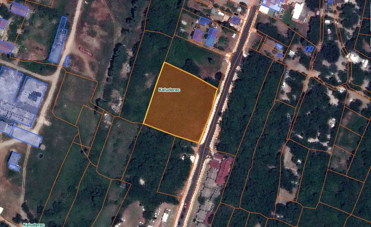 Земля в Булярице, Черногория, 3 513 м² - фото 2