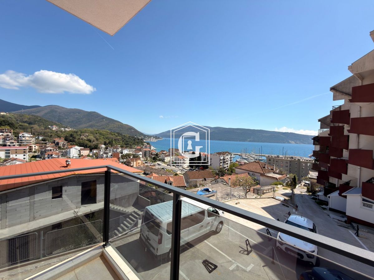 Апартаменты в Херцег-Нови, Черногория, 45 м² - фото 1
