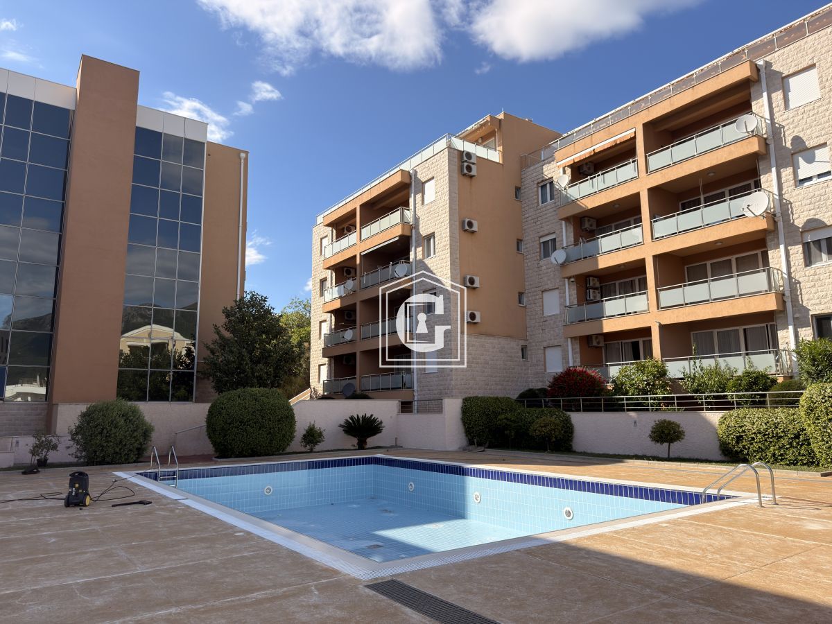 Апартаменты в Бечичи, Черногория, 68 м² - фото 1