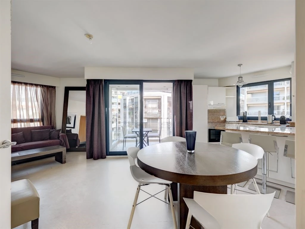 Квартира в Каннах, Франция, 70 м² - фото 1