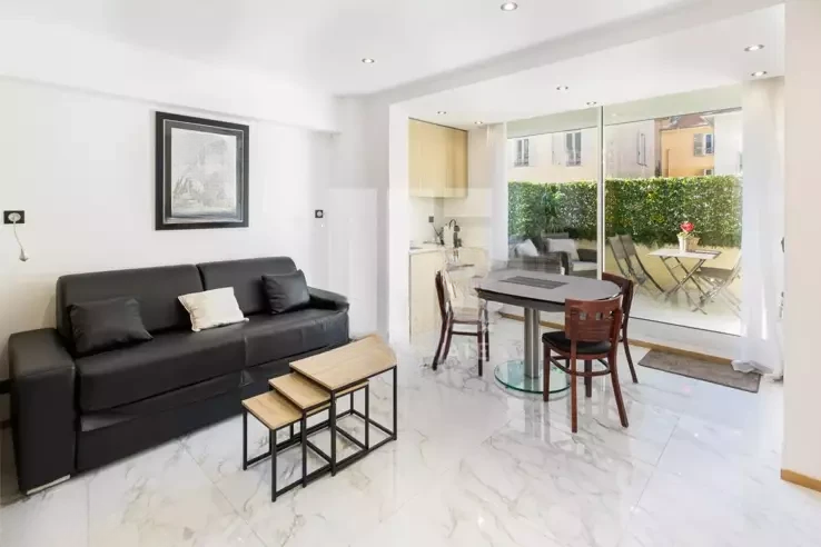 Квартира в Каннах, Франция, 28 м² - фото 2