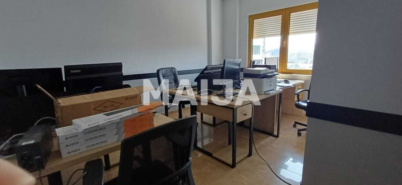 Офис в Тиране, Албания, 150 м² - фото 5