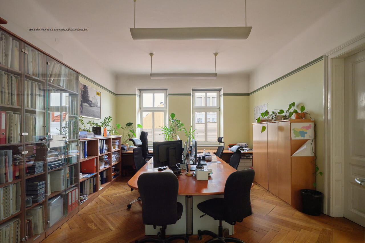 Офис в Любляне, Словения, 355 м² - фото 5