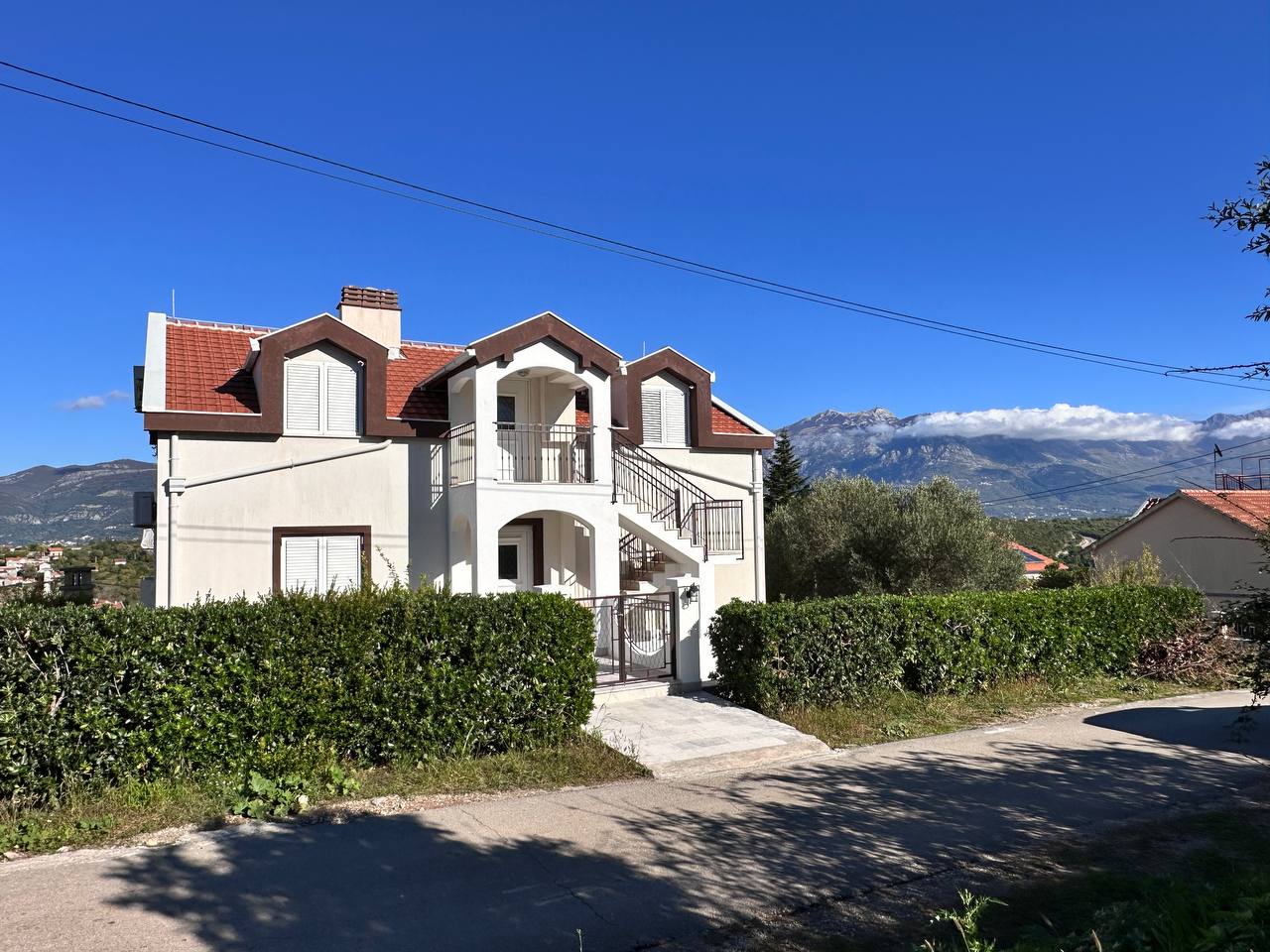 Вилла в Тивате, Черногория, 295 м² - фото 1