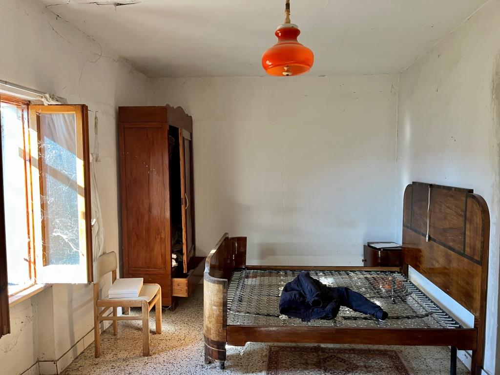 Дом под реконструкцию в Кастильоне-Мессер-Раймондо, Италия, 198 м² - фото 12